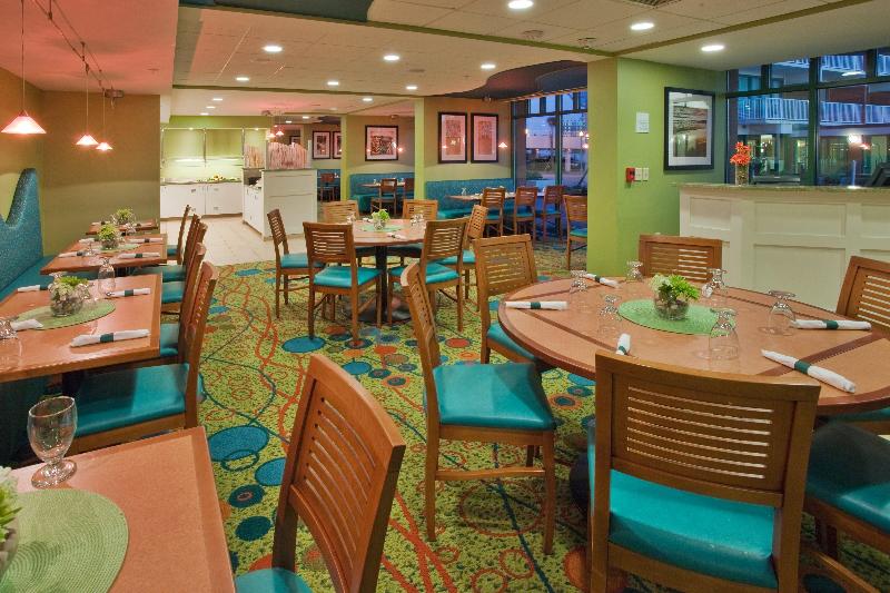استراحتگاه Holiday Inn & Suites Virginia Beach North Beach, An Ihg