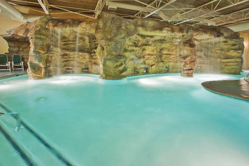 استراحتگاه Holiday Inn & Suites Virginia Beach North Beach, An Ihg