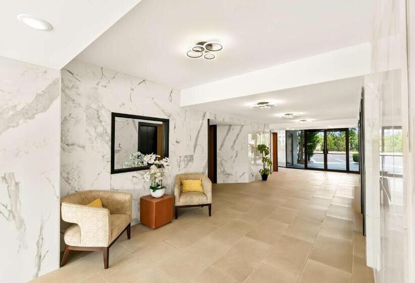 The Plaza On The Pike Hotel Atlantic City West By Oyo