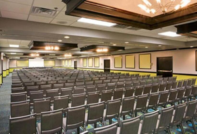 Wyndham Garden Oklahoma City Hotel & Conference Ctr Near Airport, Fairgrounds Paycom & I40