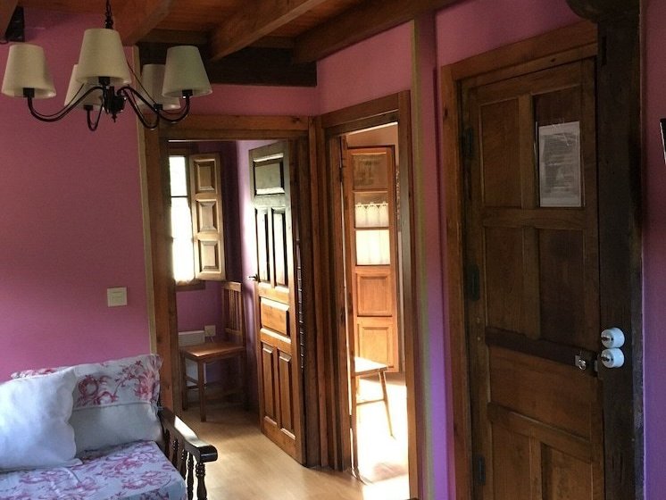 Apartamentos Rurales La Caviana