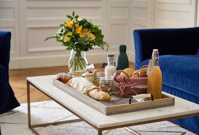 مبيت وإفطار Domaine De La Commanderie De Ballan