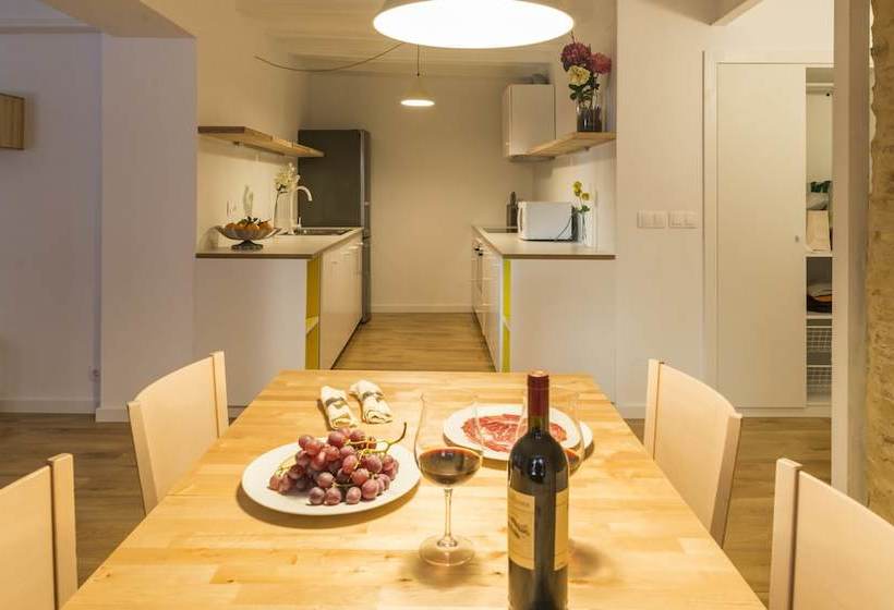 Carrera Luxury Santa Catalina