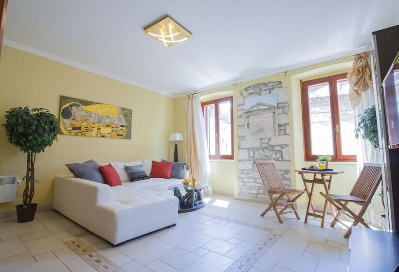 Diana City Hall View