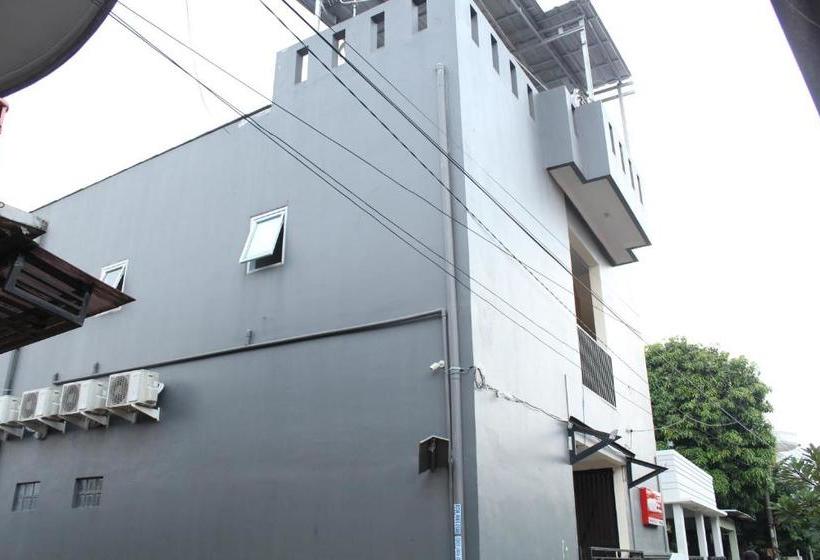 ホテル Oyo 1841 Kathyrn Residence