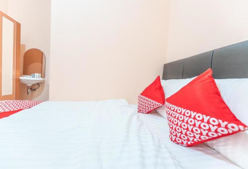 ホテル Oyo 1841 Kathyrn Residence