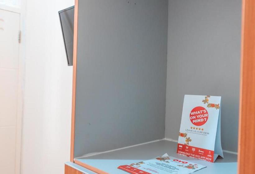 ホテル Oyo 1841 Kathyrn Residence