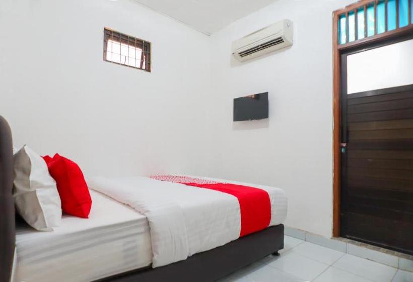 Отель Oyo 1880 Ambassador Residence