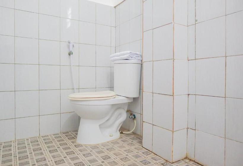 Отель Oyo 1880 Ambassador Residence