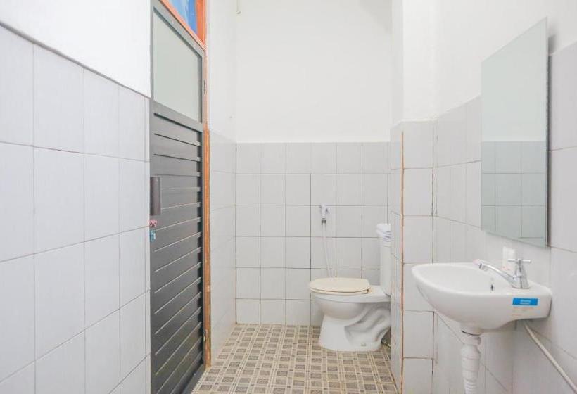 Отель Oyo 1880 Ambassador Residence