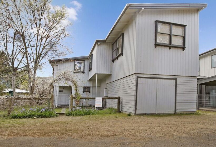 Le Chateau   Centrally Located