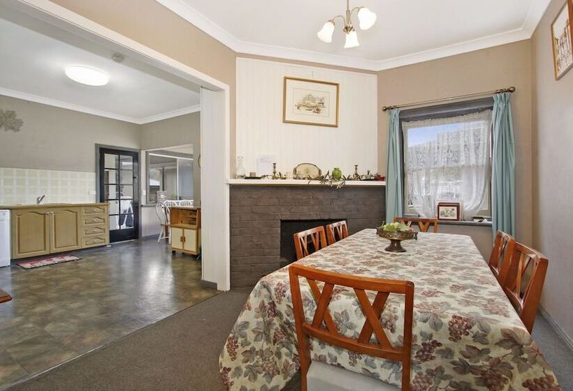 Le Chateau   Centrally Located