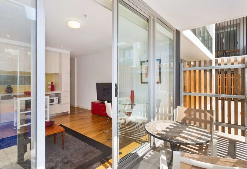 Port Melbourne Executive Living