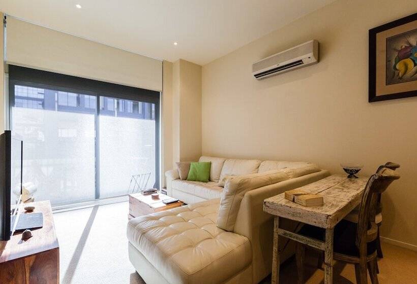 Tennyson, Richmond Studio Apartment