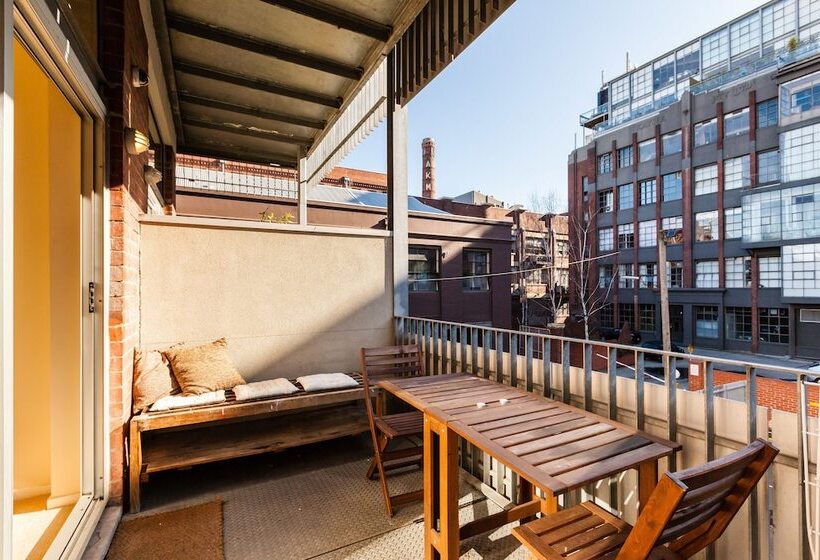 Tennyson, Richmond Studio Apartment