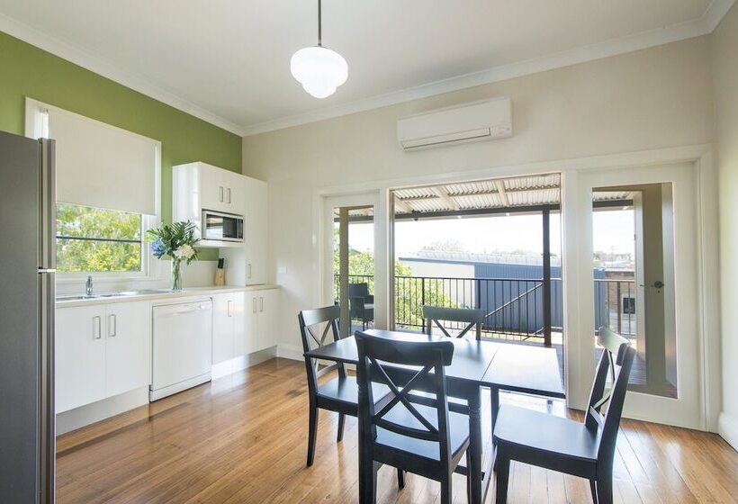 Victoria Street Apartments