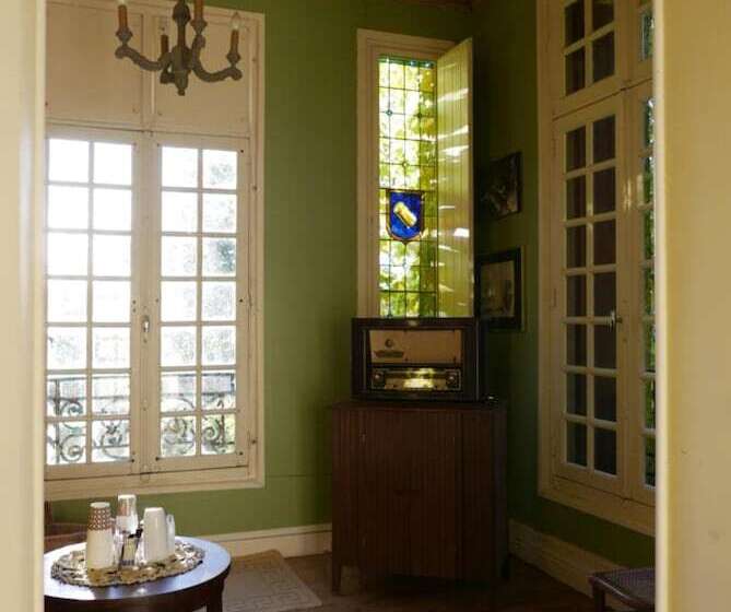 住宿加早餐  La Cure Du Maine Charles