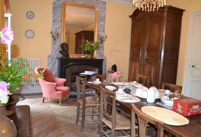 住宿加早餐  La Cure Du Maine Charles