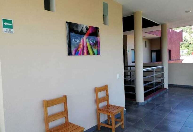 El Cihualteco Hotel Restaurante Bar