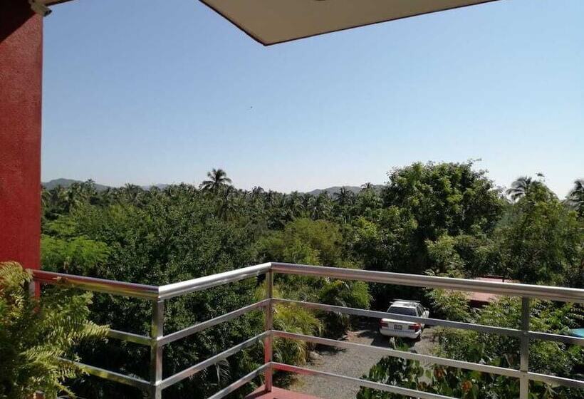 El Cihualteco Hotel Restaurante Bar