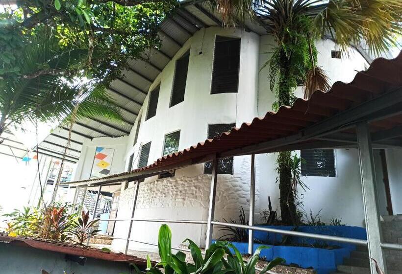 Отель Boca Brava Lodge