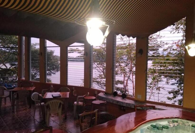 Отель Boca Brava Lodge