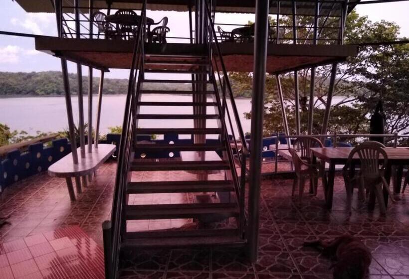 Отель Boca Brava Lodge