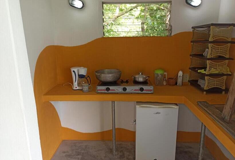 Отель Boca Brava Lodge