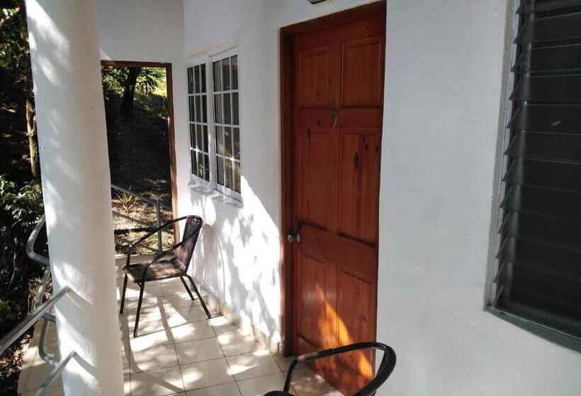 Отель Boca Brava Lodge