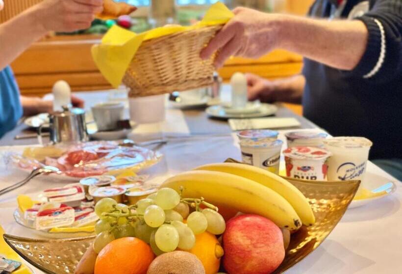 בית מלון כפרי Hirschen Hinwil