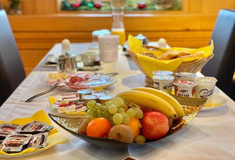 בית מלון כפרי Hirschen Hinwil