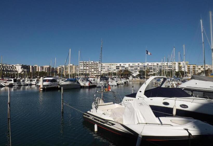 فندق Hôtel Le Carnon