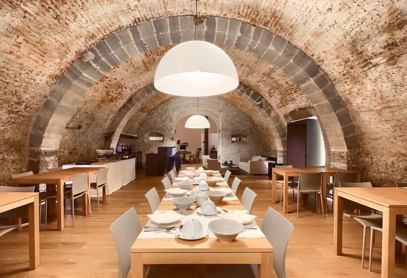 酒店 La Ferme Du Château