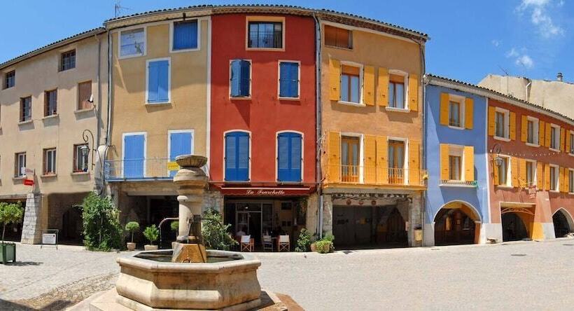 Отель Les Arcades Le Lion D'or