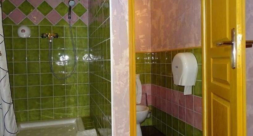 Отель Les Arcades Le Lion D'or