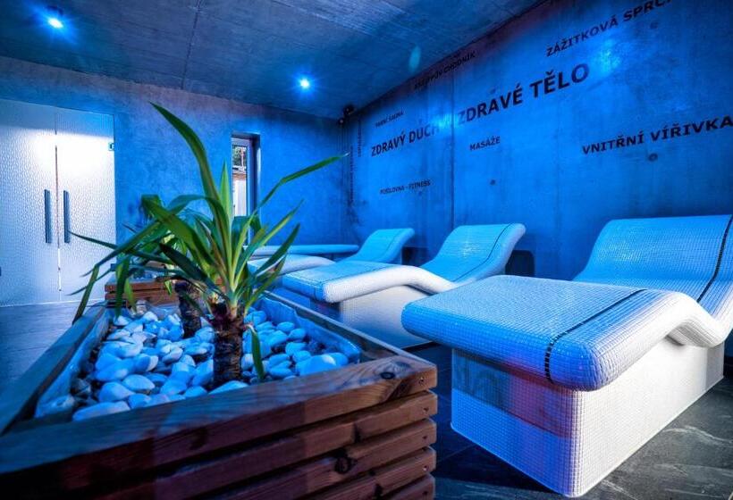 בית מלון כפרי Národní Dům Podbořany