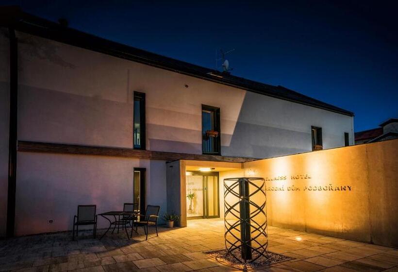 בית מלון כפרי Národní Dům Podbořany