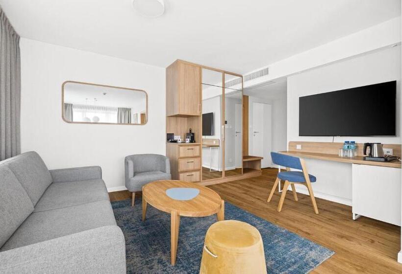 هتل Maloves Resort & Spa