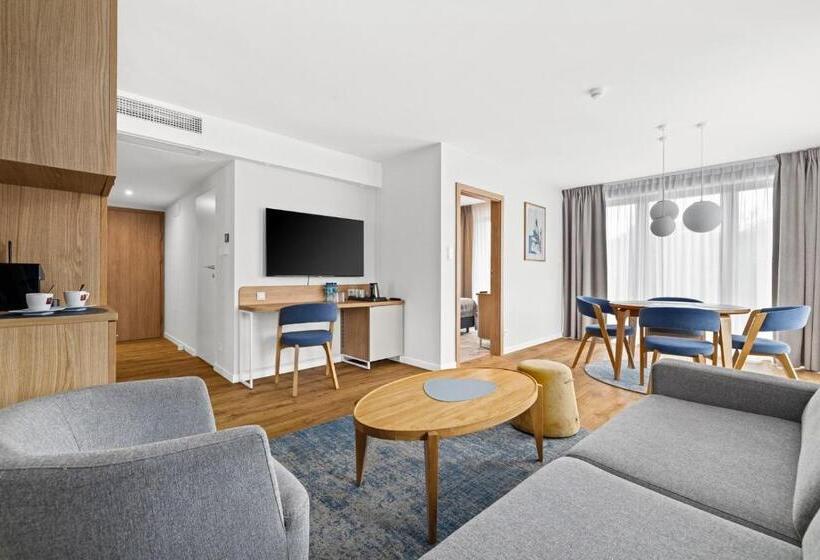 هتل Maloves Resort & Spa