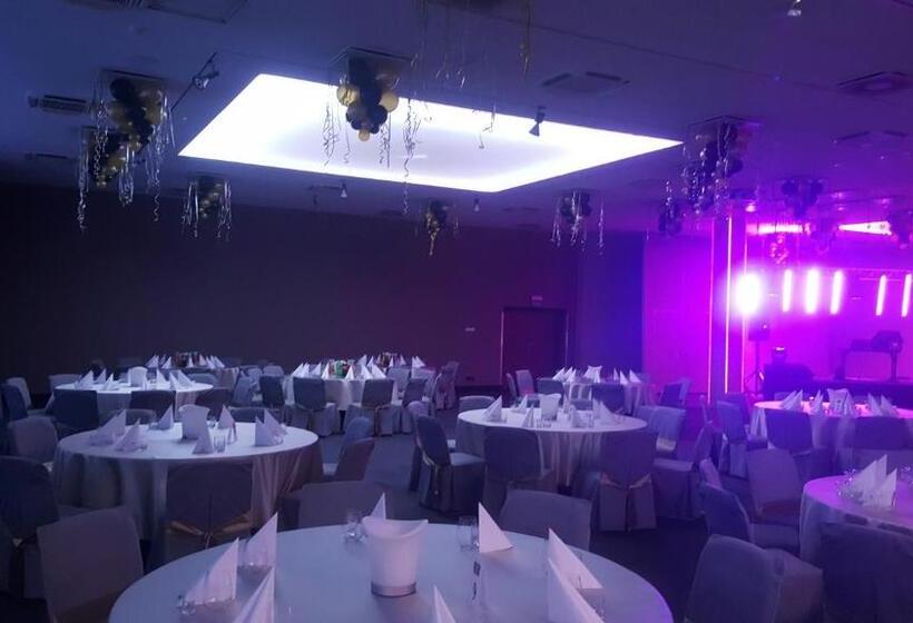 هتل Maloves Resort & Spa