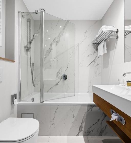 هتل Maloves Resort & Spa