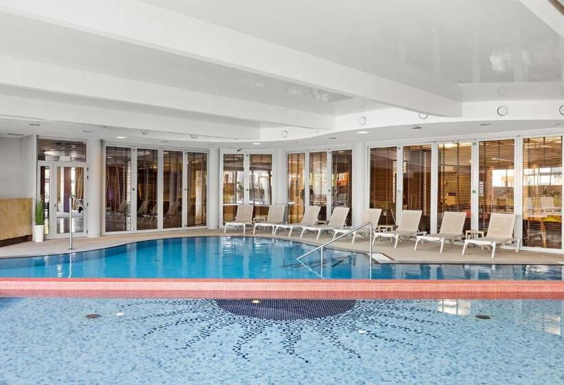 هتل Maloves Resort & Spa