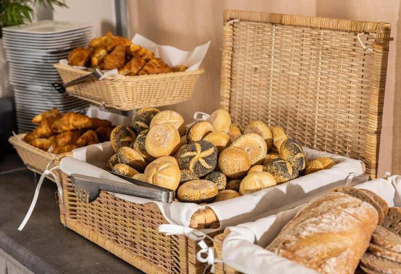 هتل Maloves Resort & Spa