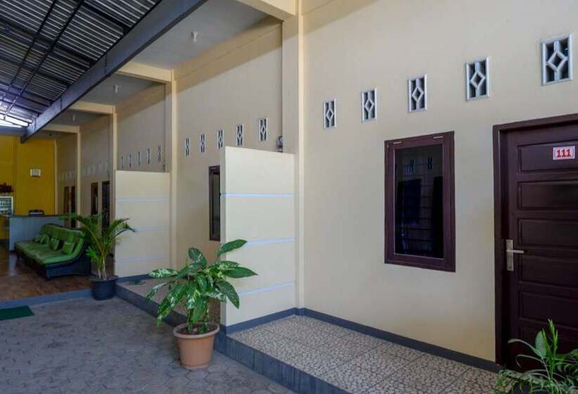 Отель Reddoorz Near Universitas Cokroaminoto Palopo
