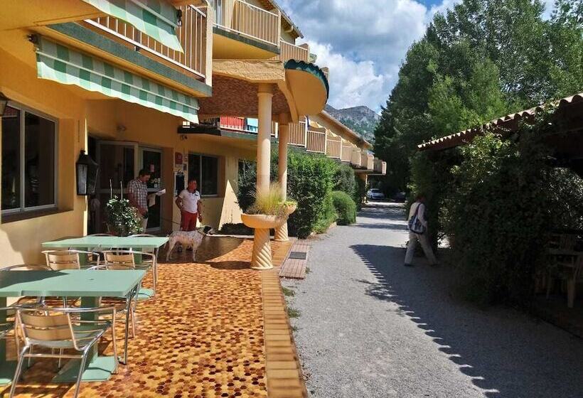 Отель Hôtel Sous L Olivier