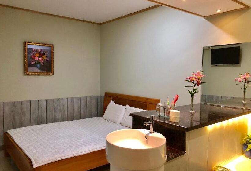 مُتل Khang Bảo Viên