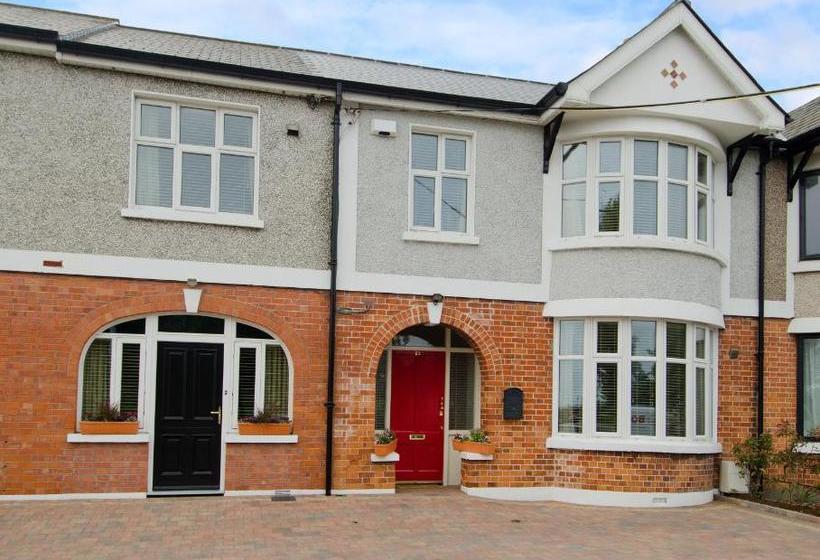 פנסיון Beach House B&b