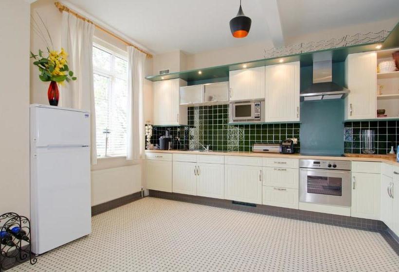 פנסיון Beach House B&b