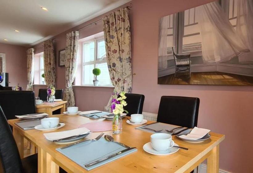 بنسيون Caravogue House