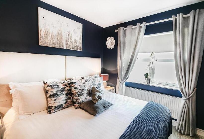 بنسيون Caravogue House